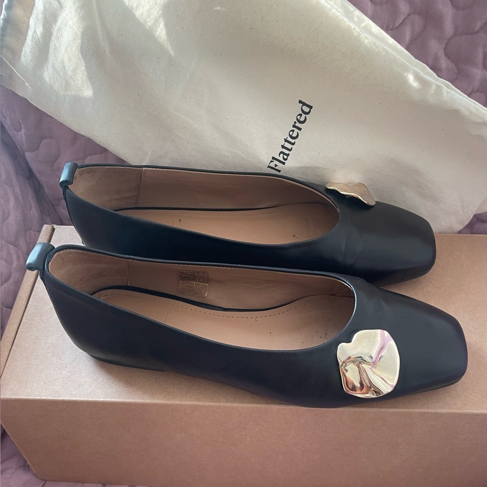 Flattered Natasha Leather Black Flats